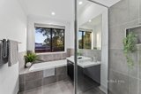 https://images.listonce.com.au/custom/160x/listings/40-crow-street-burwood-east-vic-3151/374/01327374_img_08.jpg?yj8em958Bzo