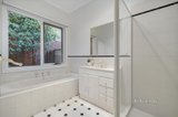 https://images.listonce.com.au/custom/160x/listings/40-highpoint-crescent-eltham-north-vic-3095/001/01332001_img_08.jpg?vSRNbTYzsCI