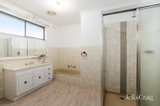 https://images.listonce.com.au/custom/160x/listings/40-hillcrest-court-chadstone-vic-3148/062/01780062_img_11.jpg?Lc8dkdyoJ_8