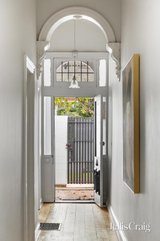https://images.listonce.com.au/custom/160x/listings/40-kooyong-road-armadale-vic-3143/012/01911012_img_13.jpg?PS2WPnz-oFg