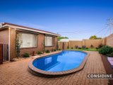 https://images.listonce.com.au/custom/160x/listings/40-lamart-street-strathmore-vic-3041/345/00847345_img_08.jpg?n4uhm3PurD0