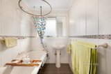 https://images.listonce.com.au/custom/160x/listings/40-lansell-road-mooroolbark-vic-3138/598/01723598_img_13.jpg?0JxBHk3FBOc