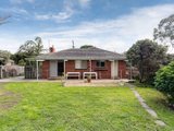 https://images.listonce.com.au/custom/160x/listings/40-lomond-avenue-kilsyth-vic-3137/552/01524552_img_08.jpg?Pk_Nfmnk81w