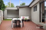 https://images.listonce.com.au/custom/160x/listings/40-longfellow-avenue-mooroolbark-vic-3138/734/01881734_img_10.jpg?7hQBE-ilv8Y