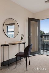 https://images.listonce.com.au/custom/160x/listings/40-morello-circle-doncaster-east-vic-3109/525/01928525_img_09.jpg?II0eab17rdg