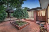 https://images.listonce.com.au/custom/160x/listings/40-myrtle-grove-blackburn-vic-3130/136/01496136_img_09.jpg?muc8XXdQwLw