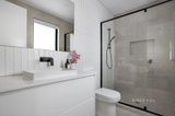 https://images.listonce.com.au/custom/160x/listings/40-nepean-avenue-hampton-east-vic-3188/638/01700638_img_08.jpg?KPs3YaEh9Nw