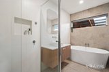 https://images.listonce.com.au/custom/160x/listings/40-sellick-drive-croydon-vic-3136/832/01922832_img_08.jpg?x8odNUp64B8