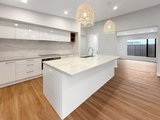 https://images.listonce.com.au/custom/160x/listings/40-shorebreak-way-ocean-grove-vic-3226/395/01677395_img_06.jpg?fYMb59SJsK4