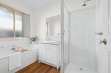 https://images.listonce.com.au/custom/160x/listings/40-washington-lane-woodend-vic-3442/491/01705491_img_10.jpg?DHpVV-fMDBs