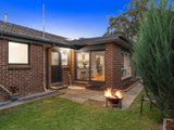 https://images.listonce.com.au/custom/160x/listings/40-zina-grove-mooroolbark-vic-3138/321/01524321_img_15.jpg?dDEpKpqiq2A