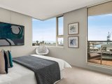 https://images.listonce.com.au/custom/160x/listings/401107-beach-street-port-melbourne-vic-3207/267/01090267_img_04.jpg?Ms_L9Z2lHLI