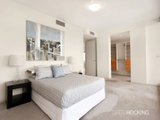 https://images.listonce.com.au/custom/160x/listings/40165-beach-street-port-melbourne-vic-3207/643/01087643_img_05.jpg?Du-5vxex2Ms