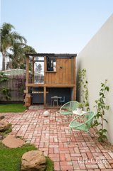 https://images.listonce.com.au/custom/160x/listings/402-st-georges-road-thornbury-vic-3071/139/01931139_img_15.jpg?T8PRVL3mj4Q