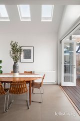 https://images.listonce.com.au/custom/160x/listings/402-st-georges-road-thornbury-vic-3071/139/01931139_img_19.jpg?glTsC7eW7OY