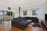 https://images.listonce.com.au/custom/160x/listings/404-james-lane-trentham-vic-3458/268/00363268_img_03.jpg?GPX1rXYsg_o