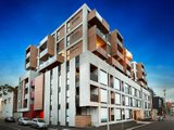 https://images.listonce.com.au/custom/160x/listings/4042-tweed-place-hawthorn-vic-3122/400/01684400_img_01.jpg?4yBemXMusu4