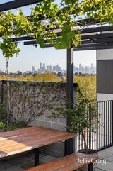 https://images.listonce.com.au/custom/160x/listings/40430-railway-place-fairfield-vic-3078/962/01980962_img_20.jpg?Md6BKkHjm3w