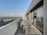 https://images.listonce.com.au/custom/160x/listings/4047-red-hill-terrace-doncaster-east-vic-3109/032/01039032_img_06.jpg?IMKgApdO2Bw