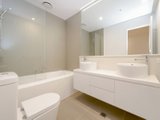 https://images.listonce.com.au/custom/160x/listings/4065-sovereign-point-court-doncaster-vic-3108/413/01743413_img_07.jpg?MUOMFQKHMrc
