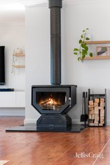 https://images.listonce.com.au/custom/160x/listings/408-warburton-highway-wandin-north-vic-3139/480/01754480_img_07.jpg?7wZiRFmSz-o
