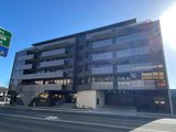 https://images.listonce.com.au/custom/160x/listings/409757-toorak-road-hawthorn-east-vic-3123/213/01768213_img_06.jpg?DdYyZOvJxbw