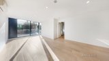 https://images.listonce.com.au/custom/160x/listings/4098-garden-street-south-yarra-vic-3141/015/01771015_img_08.jpg?TsXeKjRoPEk