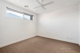 https://images.listonce.com.au/custom/160x/listings/40a-percy-street-newport-vic-3015/842/01648842_img_06.jpg?h8X4nTZH4yc