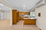 https://images.listonce.com.au/custom/160x/listings/41-barkly-street-mornington-vic-3931/974/01619974_img_06.jpg?KDujXEuzb1k