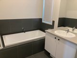 https://images.listonce.com.au/custom/160x/listings/41-barrett-street-lancefield-vic-3435/123/01704123_img_16.jpg?Pn7CBy9jJjg