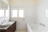 https://images.listonce.com.au/custom/160x/listings/41-byfield-street-reservoir-vic-3073/583/01797583_img_06.jpg?YtdvcjT5RGI