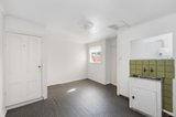 https://images.listonce.com.au/custom/160x/listings/41-cruikshank-street-port-melbourne-vic-3207/981/01731981_img_10.jpg?mcdlChAiLAY