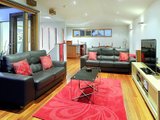 https://images.listonce.com.au/custom/160x/listings/41-derham-street-port-melbourne-vic-3207/216/01794216_img_05.jpg?-y3stS_GTMI