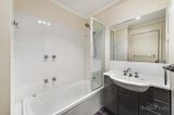 https://images.listonce.com.au/custom/160x/listings/41-eucalyptus-mews-notting-hill-vic-3168/394/01643394_img_02.jpg?6d57ZX9whNE