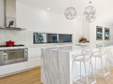 https://images.listonce.com.au/custom/160x/listings/41-gladstone-street-kew-vic-3101/518/00958518_img_05.jpg?FI0T2AdWa6g