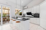 https://images.listonce.com.au/custom/160x/listings/41-gwingana-crescent-glen-waverley-vic-3150/709/01912709_img_05.jpg?TZJGq6NwNKw