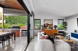 https://images.listonce.com.au/custom/160x/listings/41-hillingdon-drive-diamond-creek-vic-3089/115/01932115_img_04.jpg?7_dtpM_WZBI