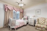 https://images.listonce.com.au/custom/160x/listings/41-mountain-view-road-balwyn-north-vic-3104/126/01765126_img_06.jpg?oPyU_-LQShM