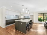 https://images.listonce.com.au/custom/160x/listings/41-norris-circuit-croydon-vic-3136/817/01525817_img_08.jpg?PdksLDc4QR0