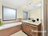 https://images.listonce.com.au/custom/160x/listings/41-norris-circuit-croydon-vic-3136/817/01525817_img_16.jpg?6ekAX0dizfw