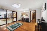 https://images.listonce.com.au/custom/160x/listings/41-pine-road-mooroolbark-vic-3138/310/00807310_img_08.jpg?BFRwJkV6Fh8