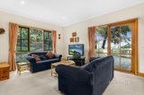 https://images.listonce.com.au/custom/160x/listings/41-richardson-road-croydon-north-vic-3136/299/01359299_img_13.jpg?aF1WVP-AYa8