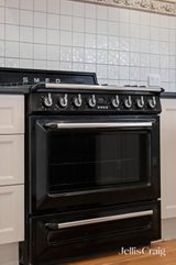 https://images.listonce.com.au/custom/160x/listings/41-sedgwick-street-marysville-vic-3779/080/01742080_img_05.jpg?iTgQRlKy0zA