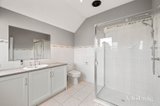 https://images.listonce.com.au/custom/160x/listings/41-sedgwick-street-marysville-vic-3779/080/01742080_img_15.jpg?LPkW2MaaGO0