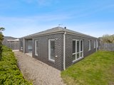 https://images.listonce.com.au/custom/160x/listings/41-stanley-avenue-curlewis-vic-3222/898/01975898_img_03.jpg?eGMiu9p9zbs
