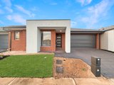 https://images.listonce.com.au/custom/160x/listings/41-urquhart-road-tarneit-vic-3029/134/01680134_img_01.jpg?JBg0CbzEOiI