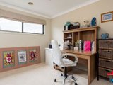 https://images.listonce.com.au/custom/160x/listings/41-valley-park-drive-mooroolbark-vic-3138/678/01524678_img_13.jpg?0dcWBgPwN10