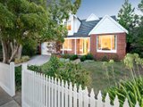 https://images.listonce.com.au/custom/160x/listings/41-windsor-crescent-surrey-hills-vic-3127/957/01743957_img_01.jpg?uZgEKhEogzE