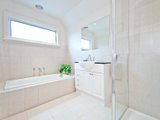 https://images.listonce.com.au/custom/160x/listings/41-windsor-crescent-surrey-hills-vic-3127/957/01743957_img_09.jpg?UFv4y2rvOFQ