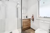 https://images.listonce.com.au/custom/160x/listings/410-chisholm-street-black-hill-vic-3350/328/01781328_img_06.jpg?2-4PutShge8